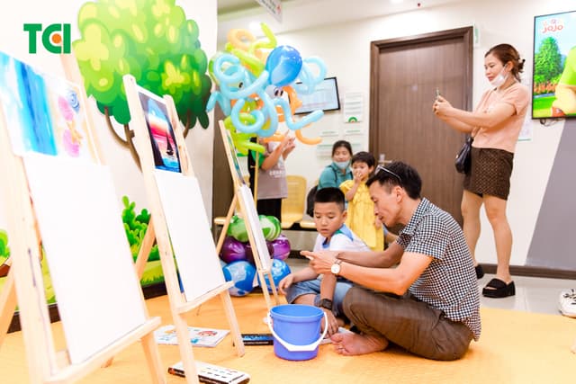 Ảnh Tặng quà 1/6 cho bé