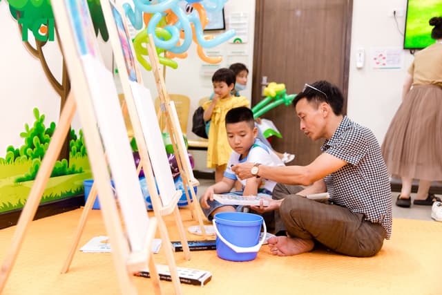 Ảnh Tặng quà 1/6 cho bé