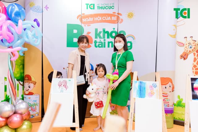 Ảnh Tặng quà 1/6 cho bé