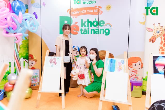 Ảnh Tặng quà 1/6 cho bé