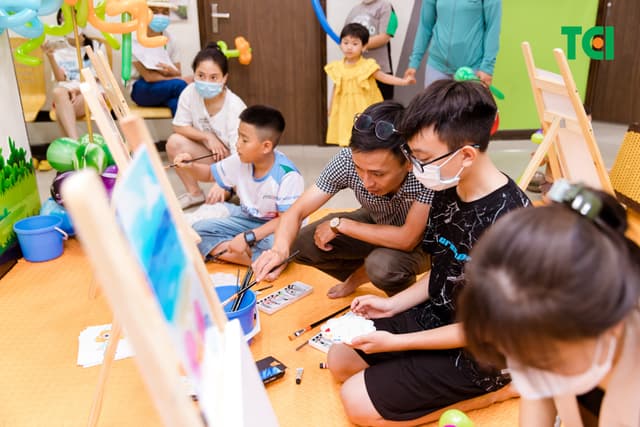 Ảnh Tặng quà 1/6 cho bé