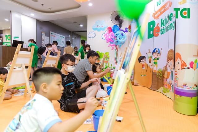 Ảnh Tặng quà 1/6 cho bé