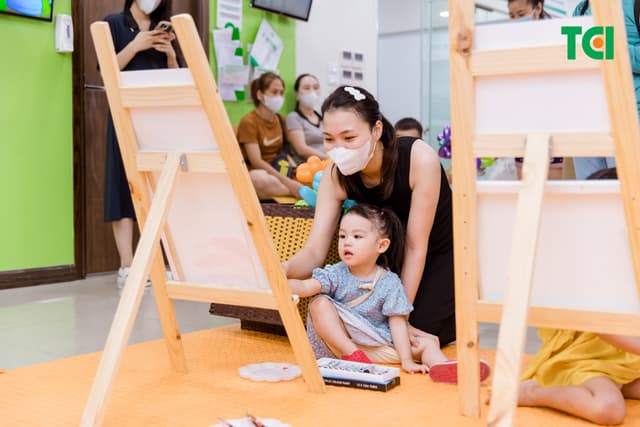 Ảnh Tặng quà 1/6 cho bé