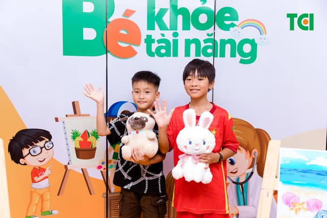 Ảnh Tặng quà 1/6 cho bé