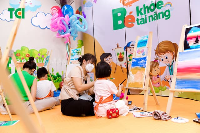 Ảnh Tặng quà 1/6 cho bé