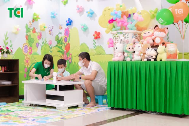 Ảnh Tặng quà 1/6 cho bé