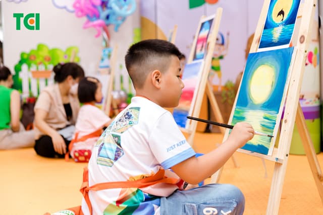 Ảnh Tặng quà 1/6 cho bé