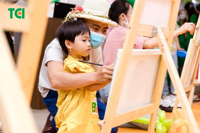 Ảnh Tặng quà 1/6 cho bé