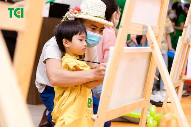 Ảnh Tặng quà 1/6 cho bé