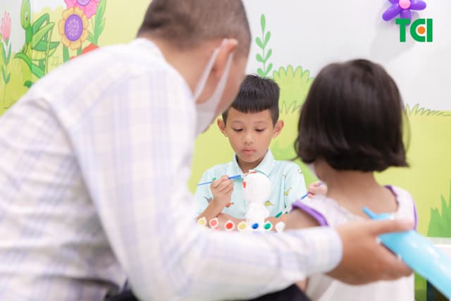 Ảnh Tặng quà 1/6 cho bé