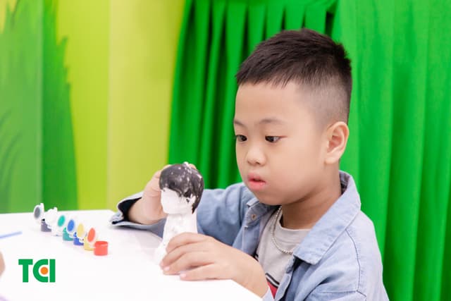 Ảnh Tặng quà 1/6 cho bé