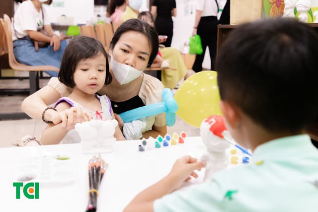 Ảnh Tặng quà 1/6 cho bé