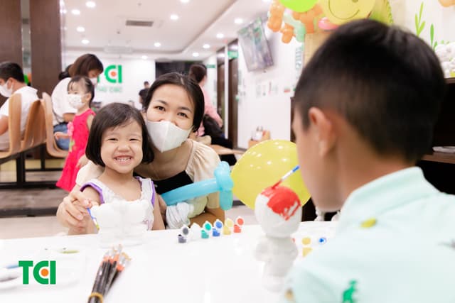 Ảnh Tặng quà 1/6 cho bé