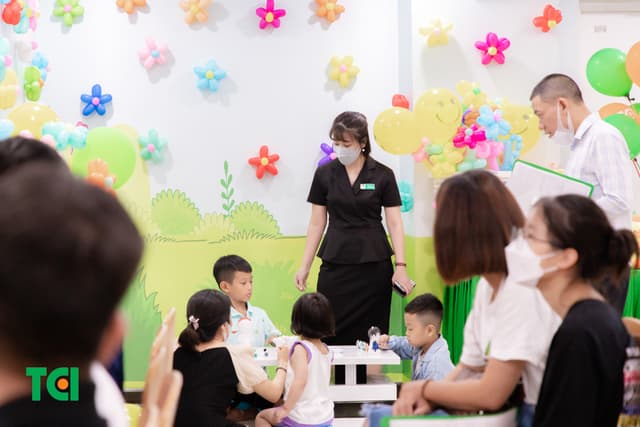 Ảnh Tặng quà 1/6 cho bé