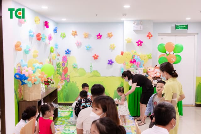 Ảnh Tặng quà 1/6 cho bé