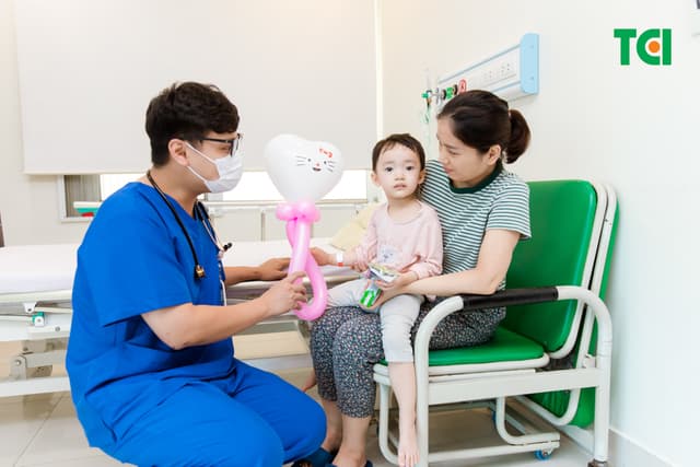 Ảnh Tặng quà 1/6 cho bé