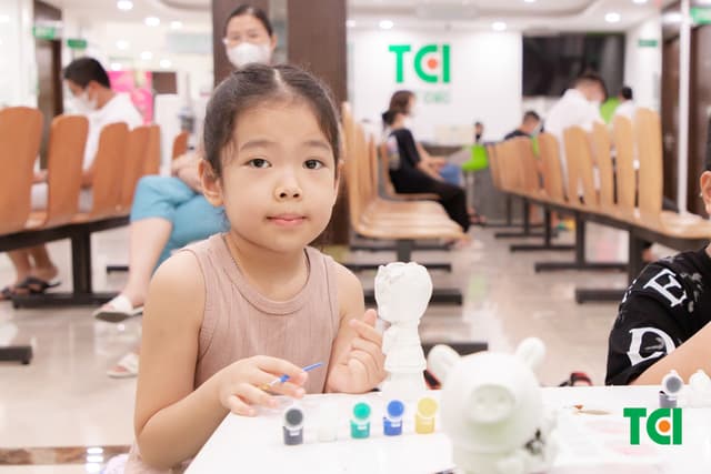 Ảnh Tặng quà 1/6 cho bé