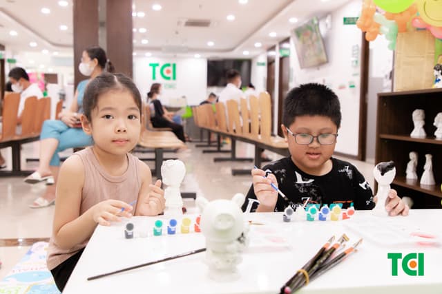 Ảnh Tặng quà 1/6 cho bé