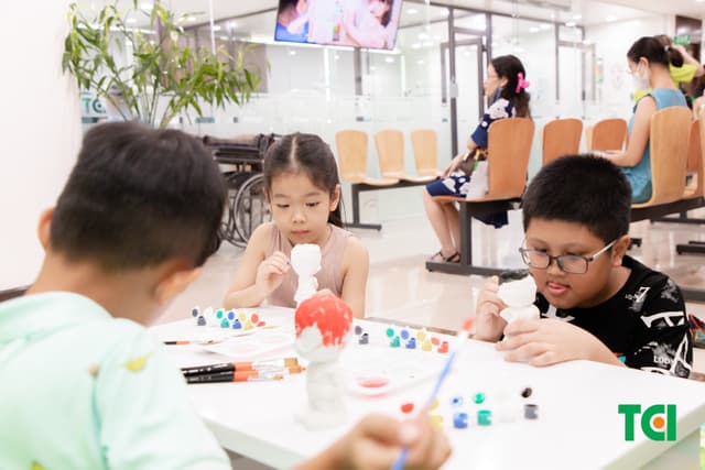 Ảnh Tặng quà 1/6 cho bé