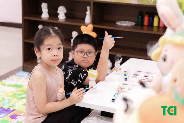 Ảnh Tặng quà 1/6 cho bé