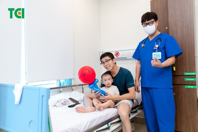 Ảnh Tặng quà 1/6 cho bé