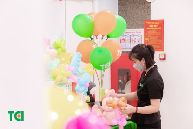 Ảnh Tặng quà 1/6 cho bé