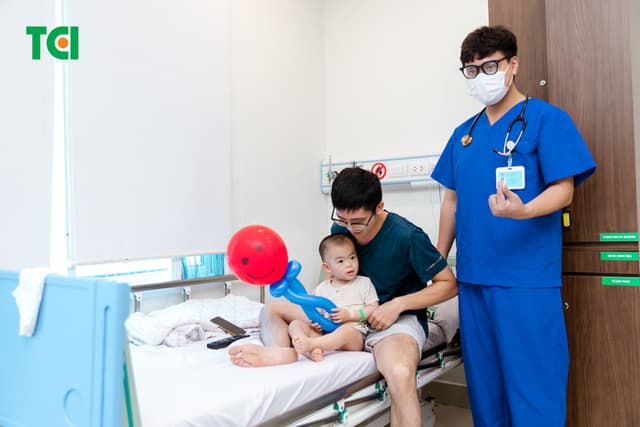 Ảnh Tặng quà 1/6 cho bé