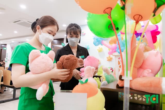 Ảnh Tặng quà 1/6 cho bé