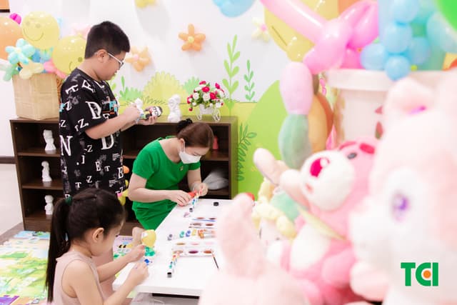 Ảnh Tặng quà 1/6 cho bé