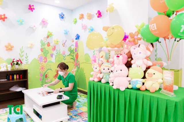 Ảnh Tặng quà 1/6 cho bé