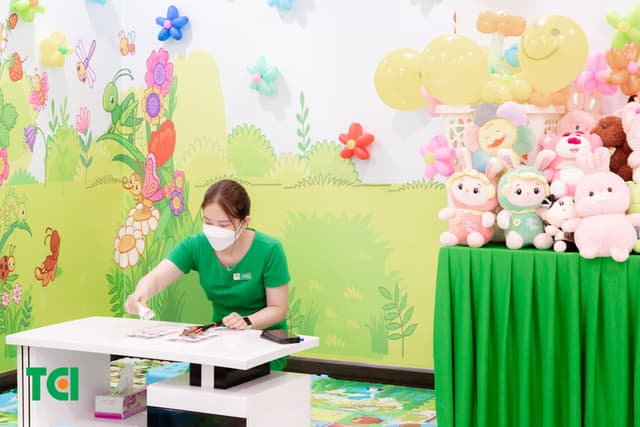 Ảnh Tặng quà 1/6 cho bé