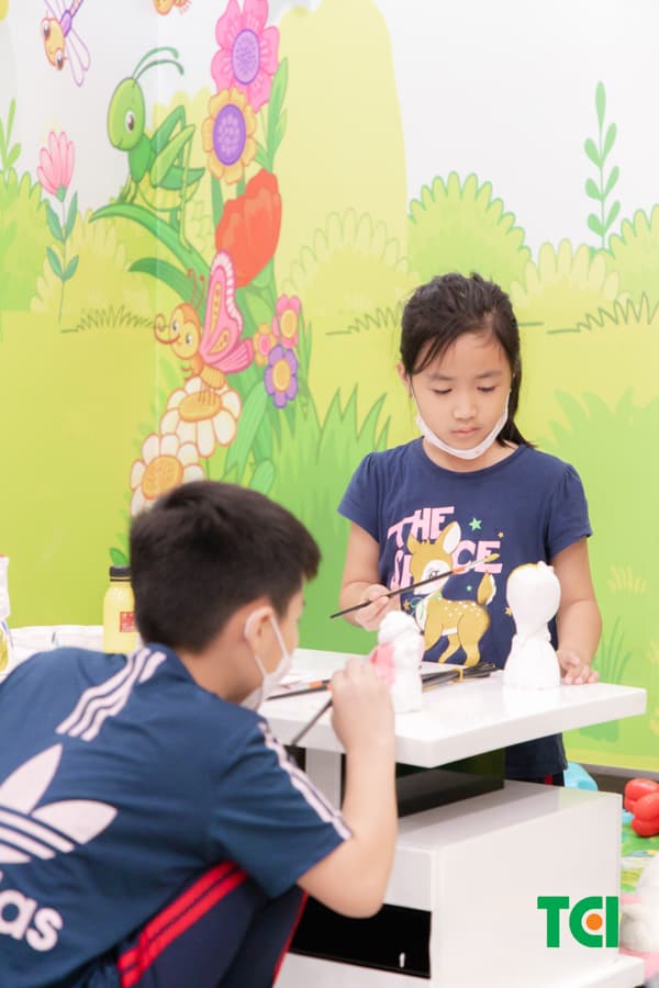 Ảnh Tặng quà 1/6 cho bé