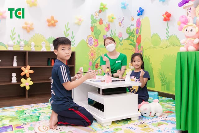 Ảnh Tặng quà 1/6 cho bé