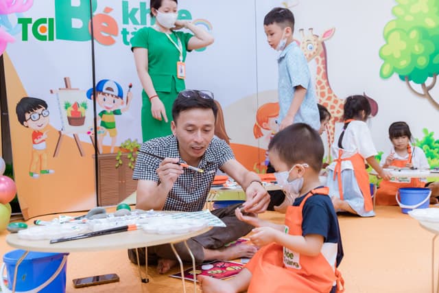 Ảnh Tặng quà 1/6 cho bé