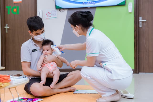 Ảnh Tặng quà 1/6 cho bé