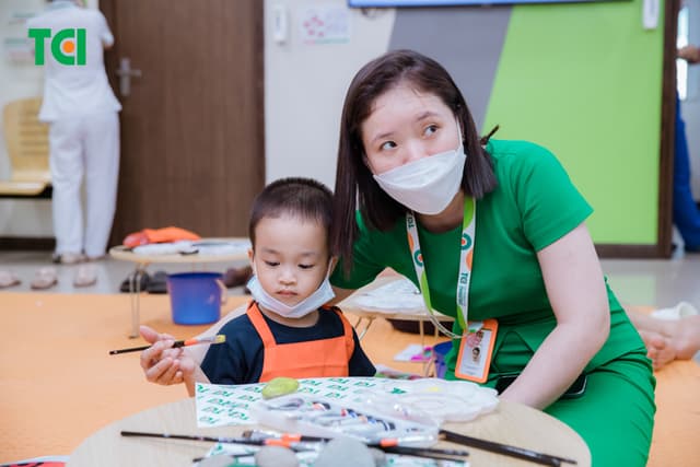 Ảnh Tặng quà 1/6 cho bé