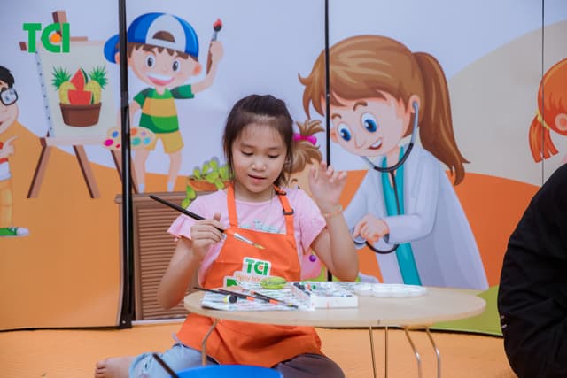 Ảnh Tặng quà 1/6 cho bé