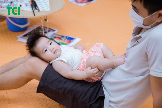 Ảnh Tặng quà 1/6 cho bé