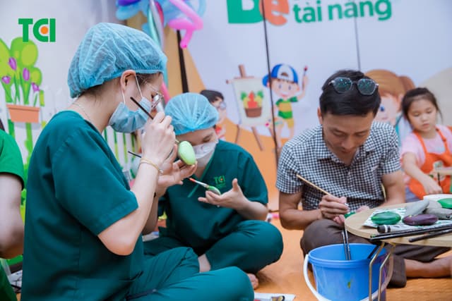 Ảnh Tặng quà 1/6 cho bé