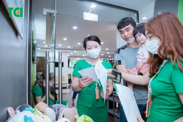 Ảnh Tặng quà 1/6 cho bé