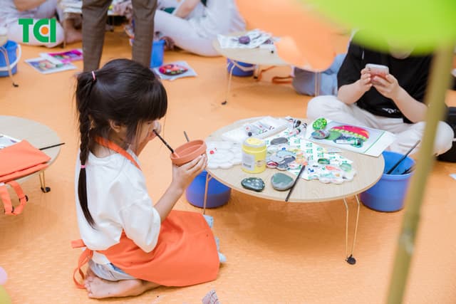 Ảnh Tặng quà 1/6 cho bé