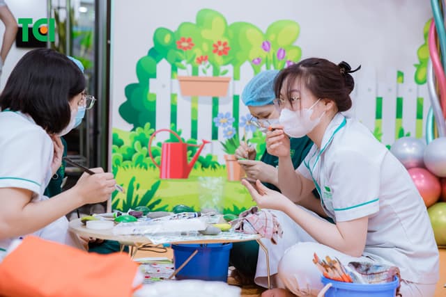 Ảnh Tặng quà 1/6 cho bé