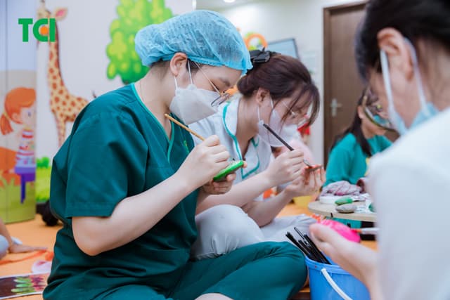 Ảnh Tặng quà 1/6 cho bé