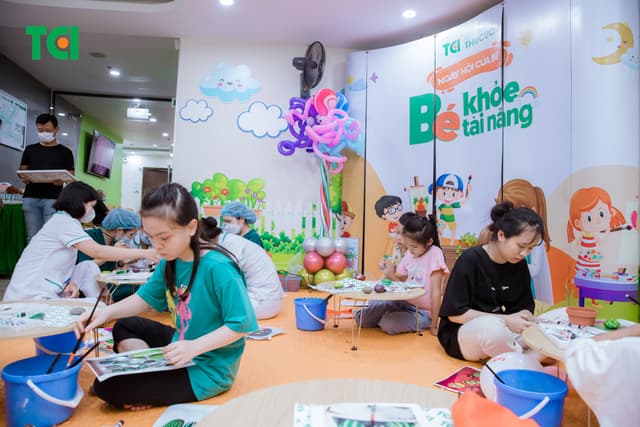 Ảnh Tặng quà 1/6 cho bé