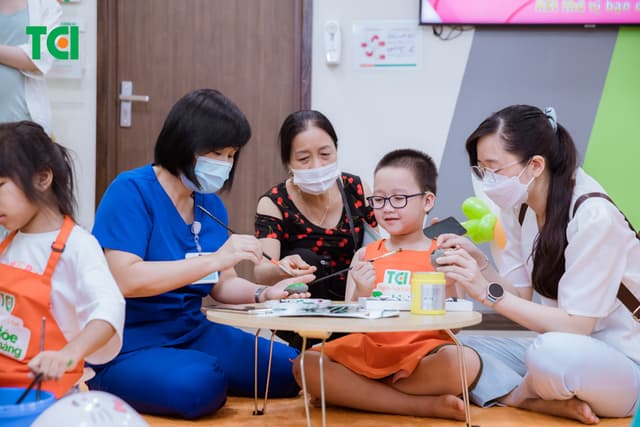 Ảnh Tặng quà 1/6 cho bé