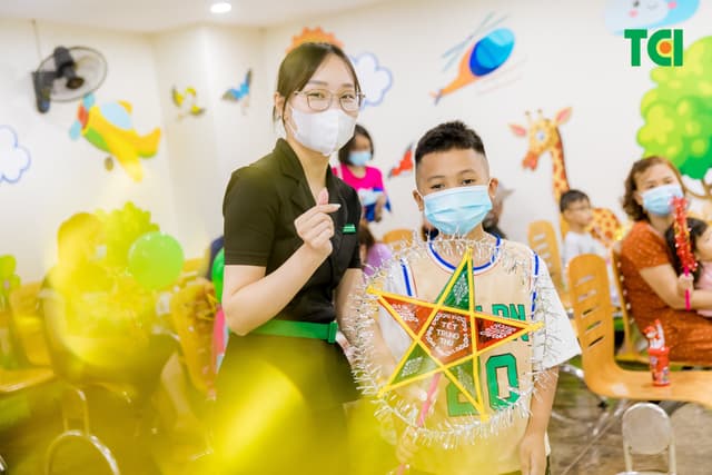 Ảnh Tặng quà Trung thu cho bé