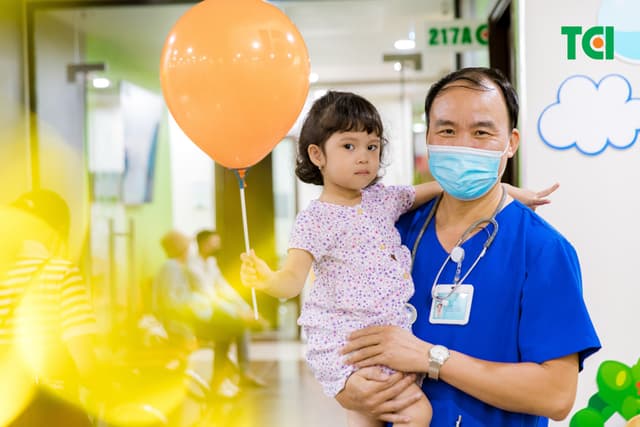 Ảnh Tặng quà Trung thu cho bé