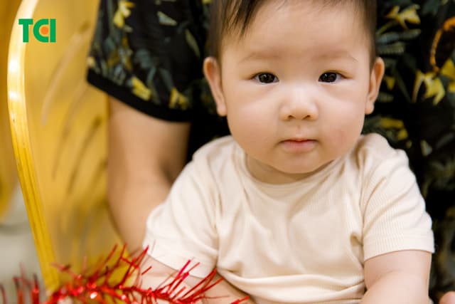 Ảnh Tặng quà Trung thu cho bé