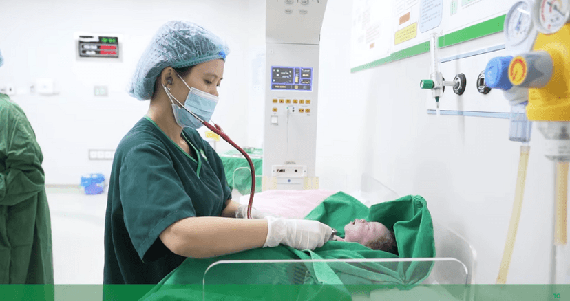 Mẹ bầu vượt cạn trong tình trạng dây rốn bám màng