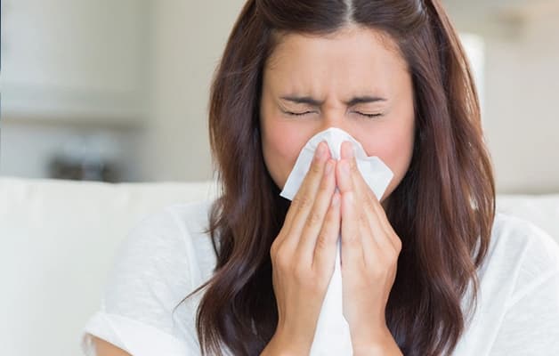 Cảm cúm (cúm mùa) là bệnh đường hô hấp dễ mắc khi giao mùa.